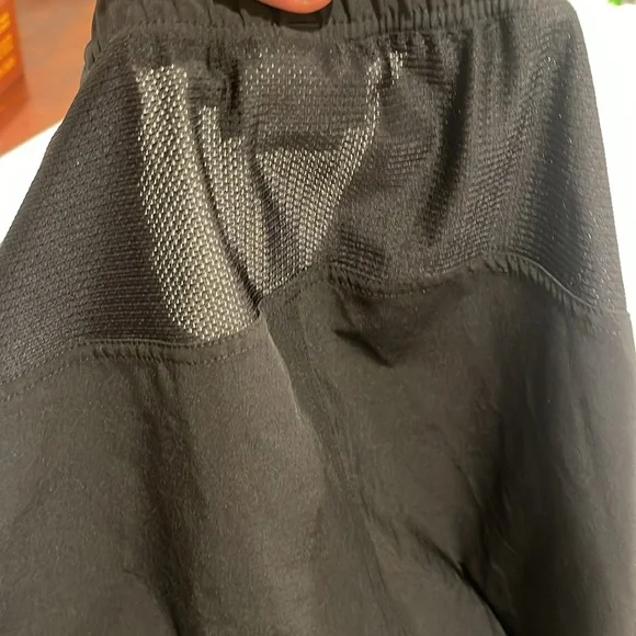 B25009 Elevenpine shorts SZ Large - Picture 5 of 9